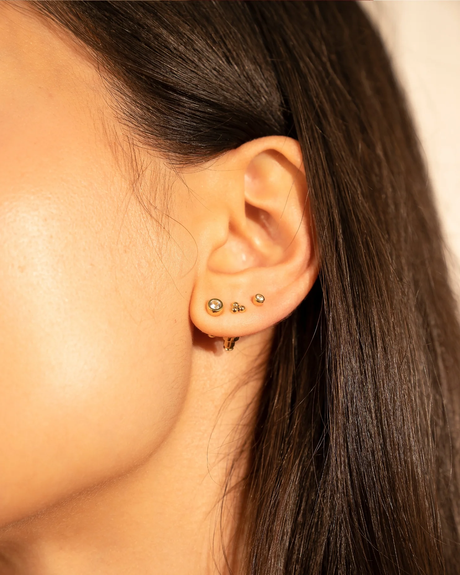 Gala Sapphire Studs - Image 3