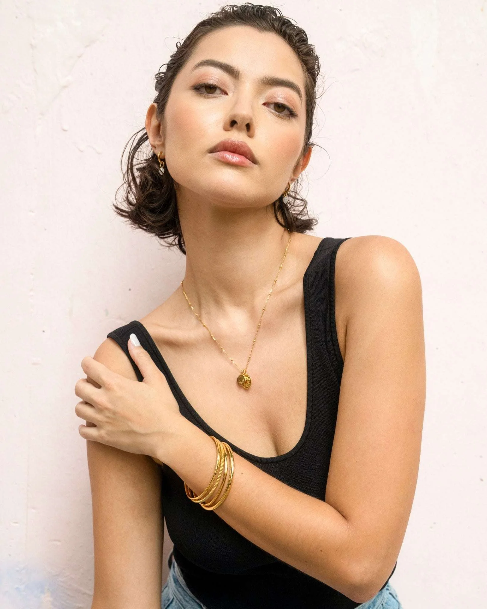 Maeve Textured Shell Pendant - Image 4